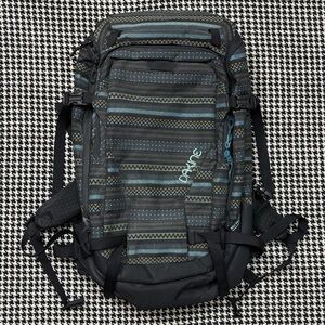 Dakine | Women’s Heli Pro DLX 24L Ski/Snowboard Backpack